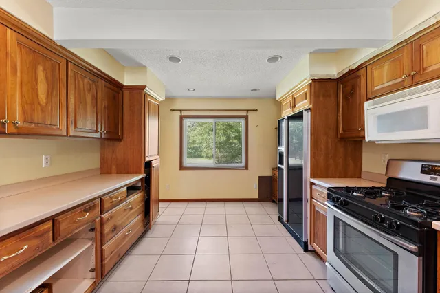 $450,000 | 2300 Pagel Road, Mendota Heights, MN 55120