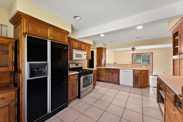 $450,000 | 2300 Pagel Road, Mendota Heights, MN 55120