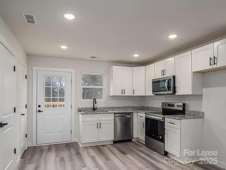 717 7th Avenue Southwest Hickory, NC 28602 - Photo 2 of 11