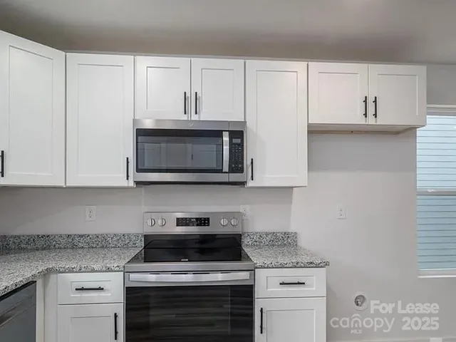 $1,700 | 717 7th Avenue Southwest, Hickory, NC 28602