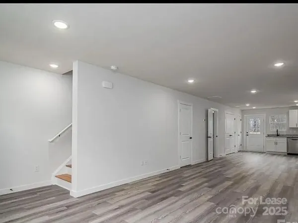 $1,500 | 717 7th Avenue Southwest, Hickory, NC 28602