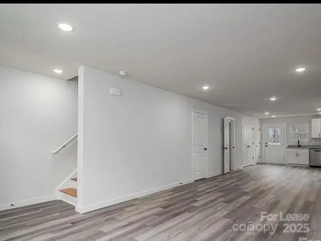 $1,700 | 717 7th Avenue Southwest, Hickory, NC 28602