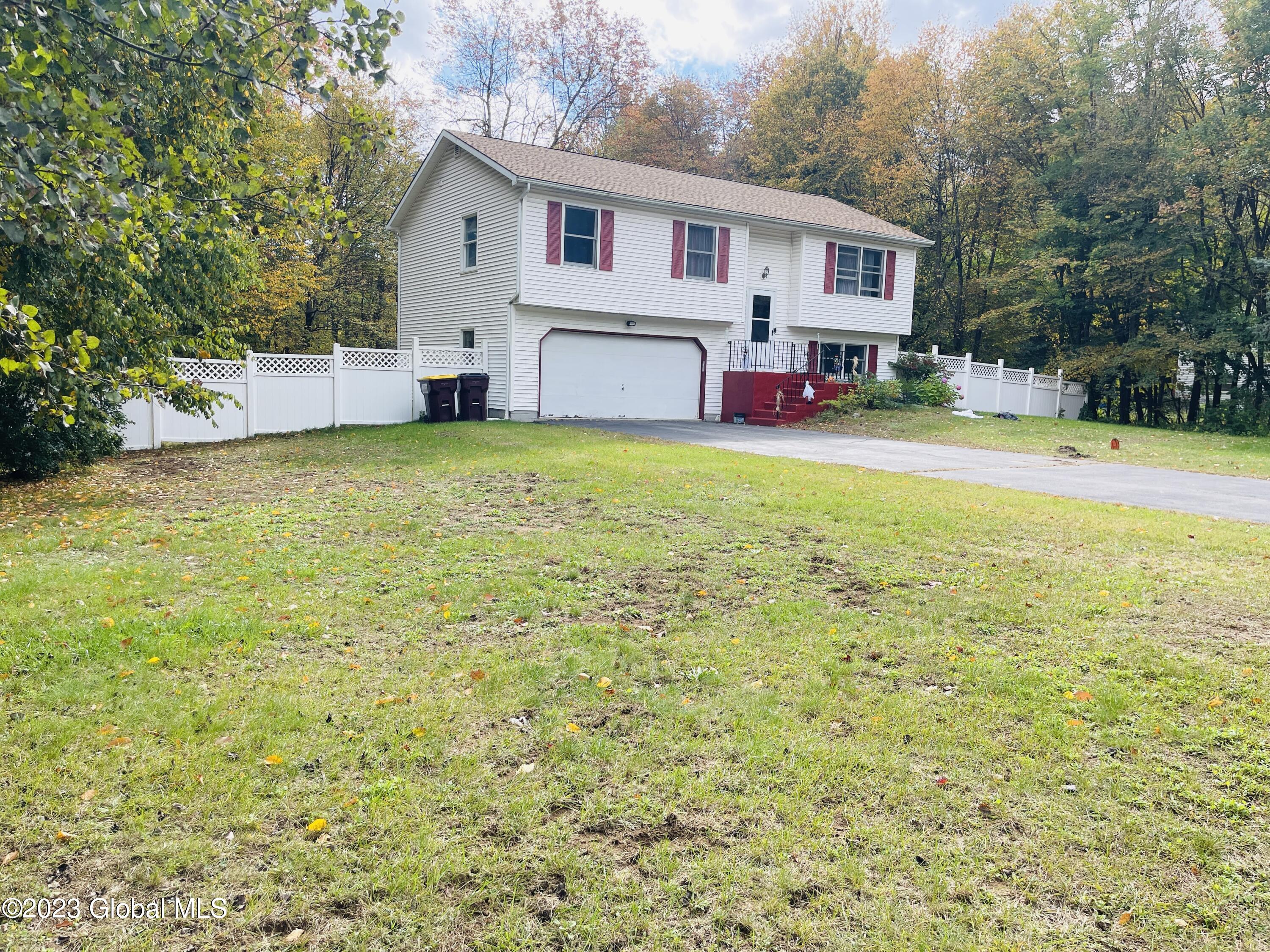 11 Moonglow Road Wilton, NY 12831 - Photo 1 of 22 Front