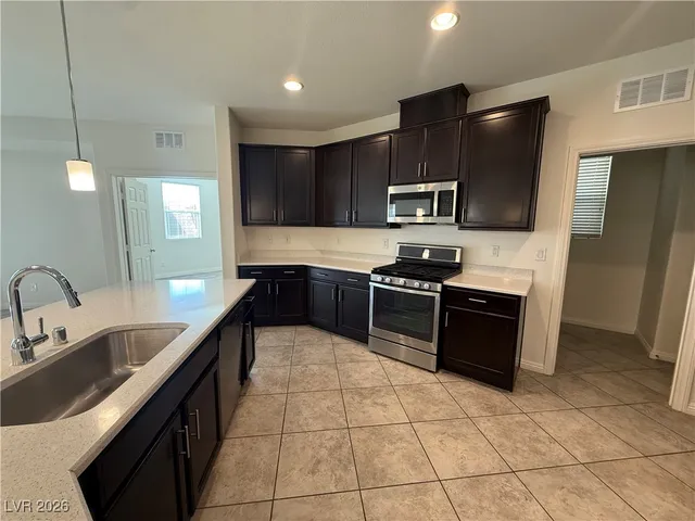 $2,750 | 12233 Argent Bay Avenue, Las Vegas, NV 89138