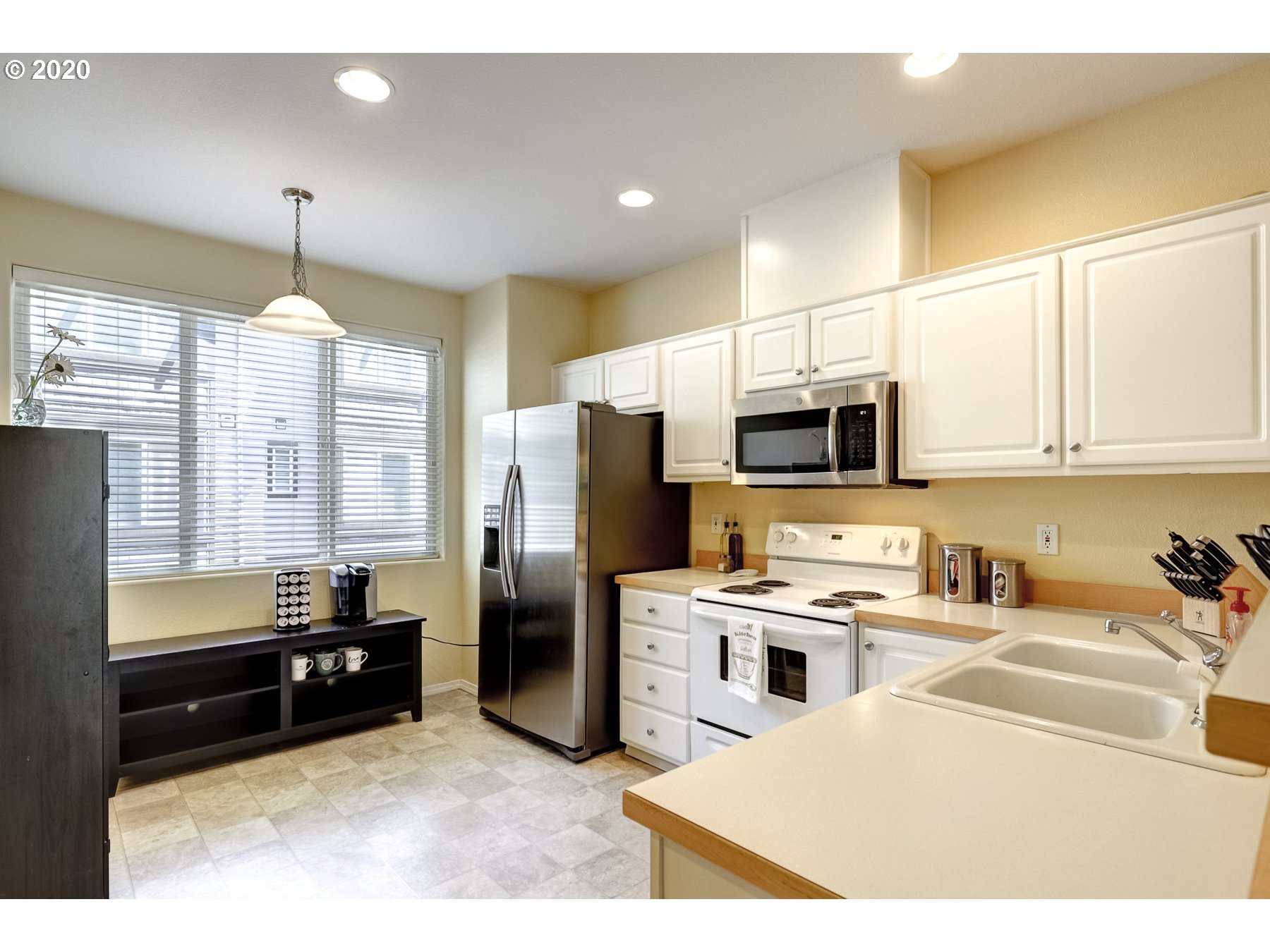 13950 Southwest Scholls Ferry Road, Unit 102 Beaverton, OR 97007 - Photo 16 of 32 Gallery Image 16