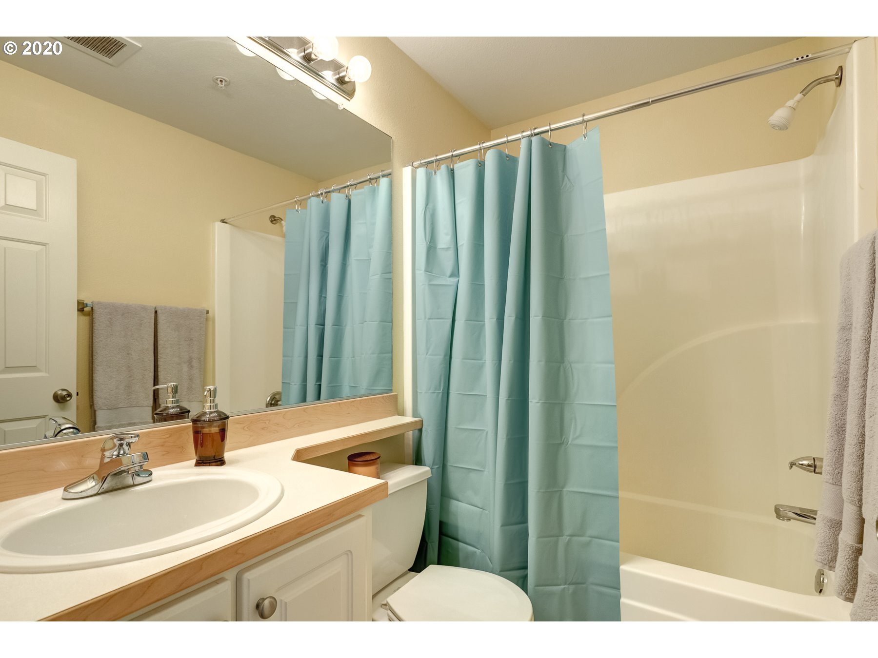 13950 Southwest Scholls Ferry Road, Unit 102 Beaverton, OR 97007 - Photo 26 of 32 Gallery Image 26