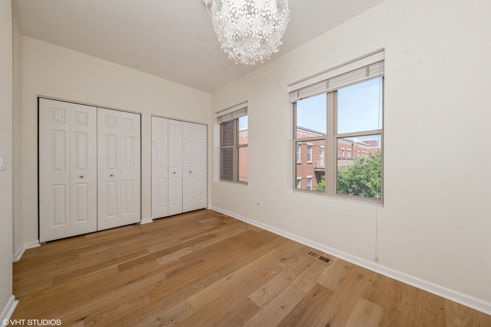 2517 South Calumet Avenue, Unit 31A Chicago, IL 60616 - Photo 14 of 17 a view of an empty room with a window
