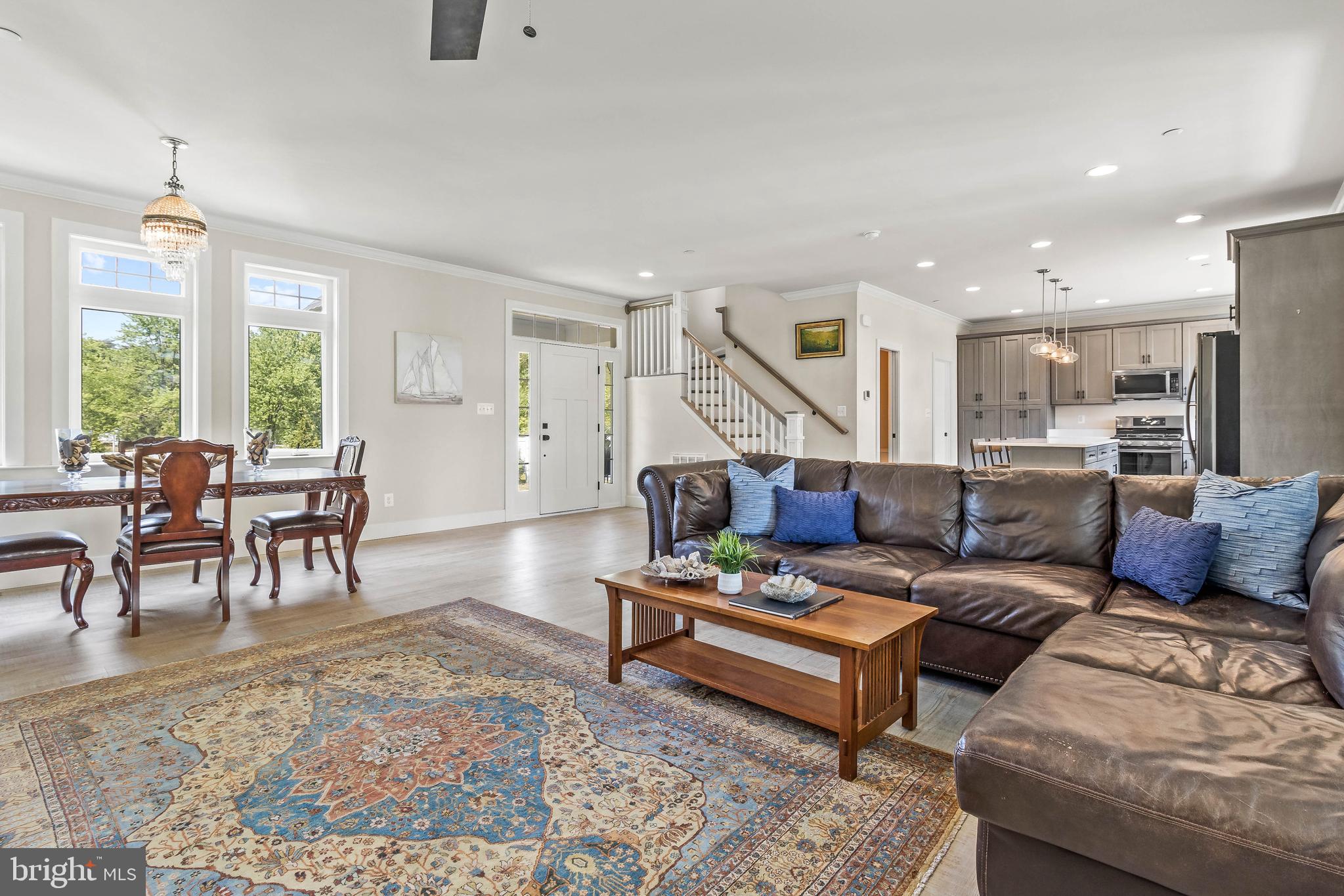 266 North Ferry Point Road Pasadena, MD 21122 - Photo 13 of 42 Sun-filled main level