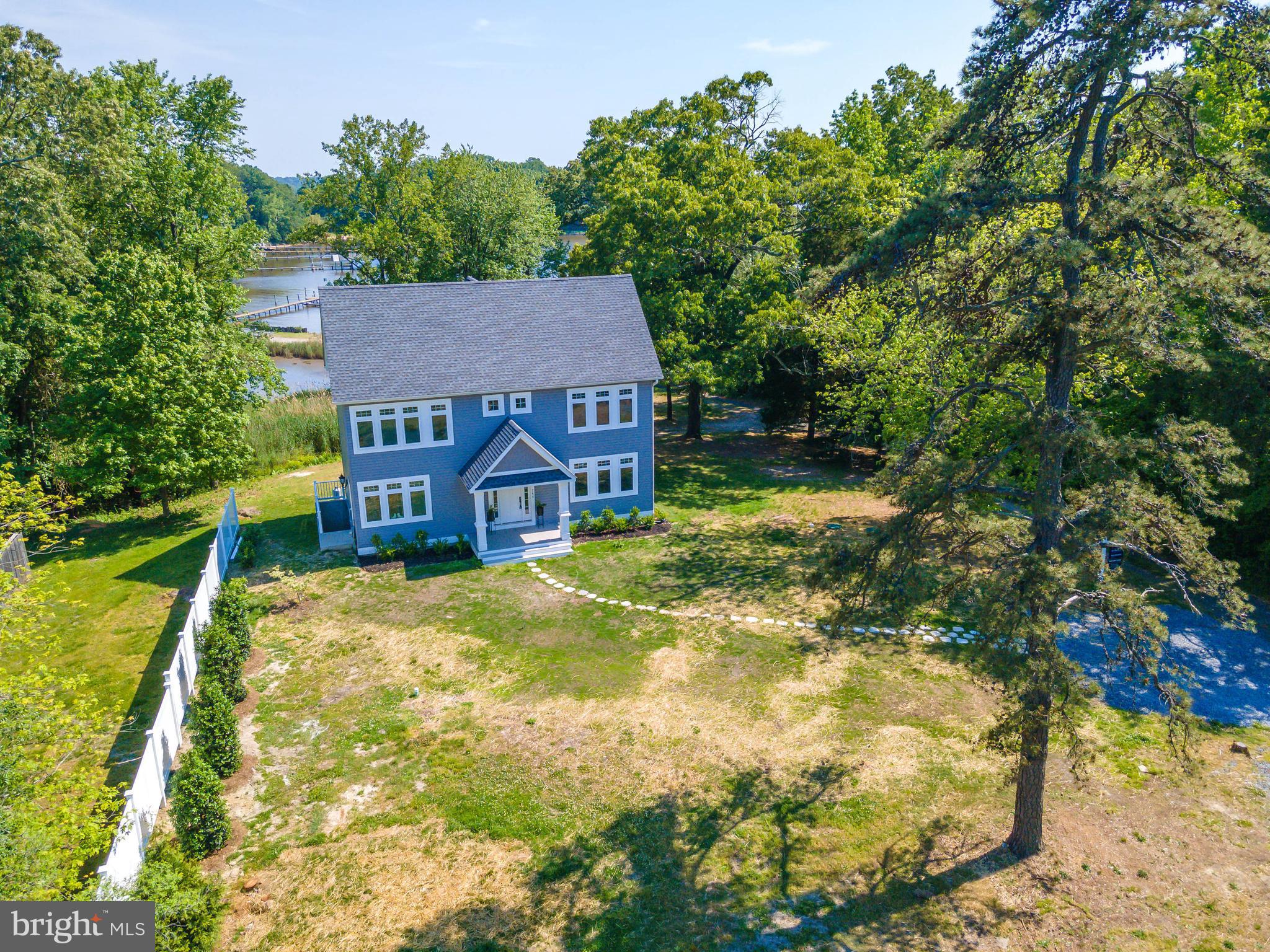 266 North Ferry Point Road Pasadena, MD 21122 - Photo 5 of 42 Stately home on elevated lot to capture the views