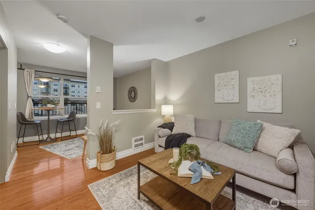 $340,000 | 960 Harris Avenue, Unit 307, Bellingham, WA 98225