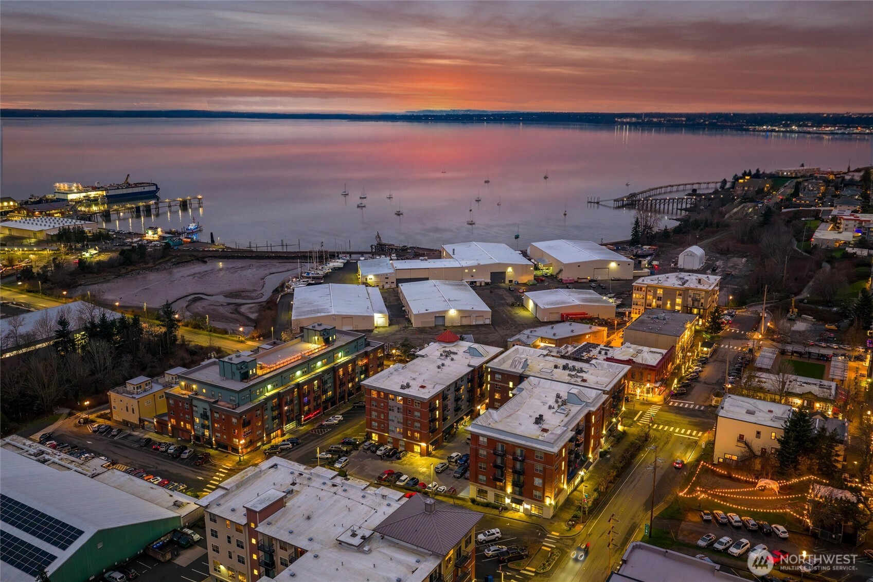 960 Harris Avenue, Unit 307 Bellingham, WA 98225 - Photo 2 of 38