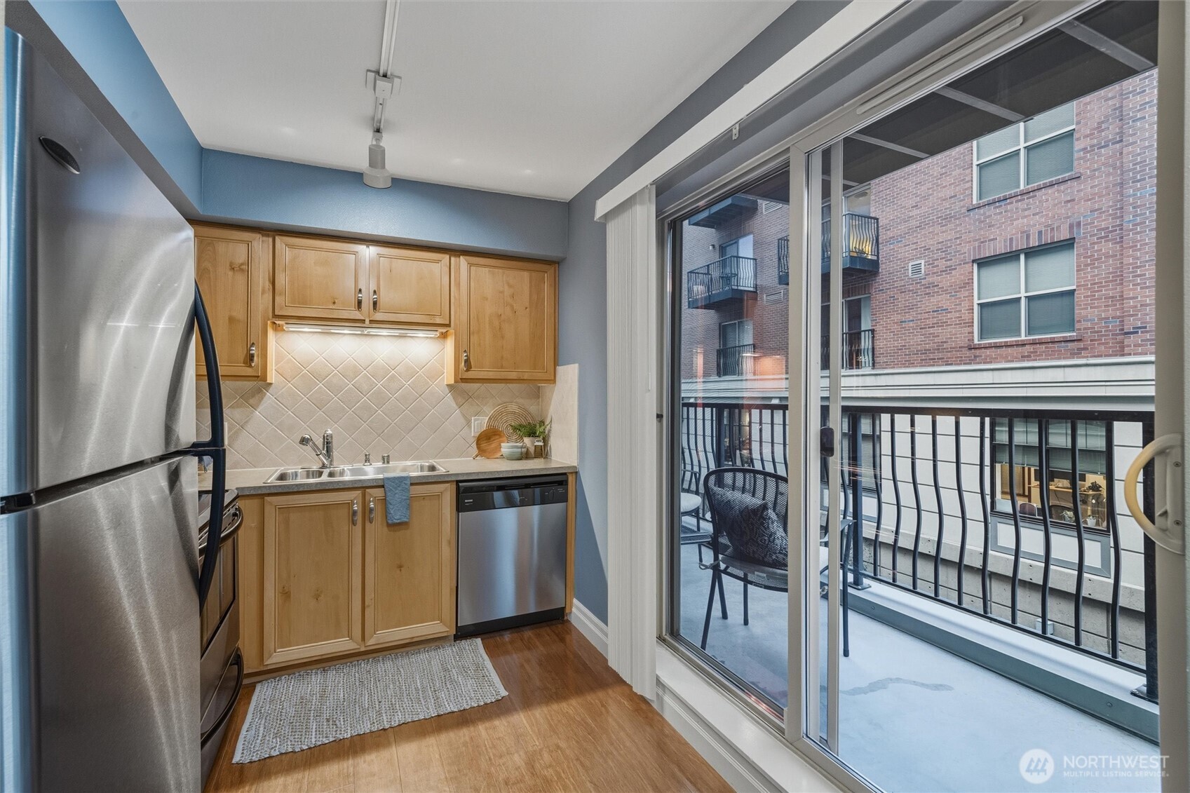 960 Harris Avenue, Unit 307 Bellingham, WA 98225 - Photo 9 of 38