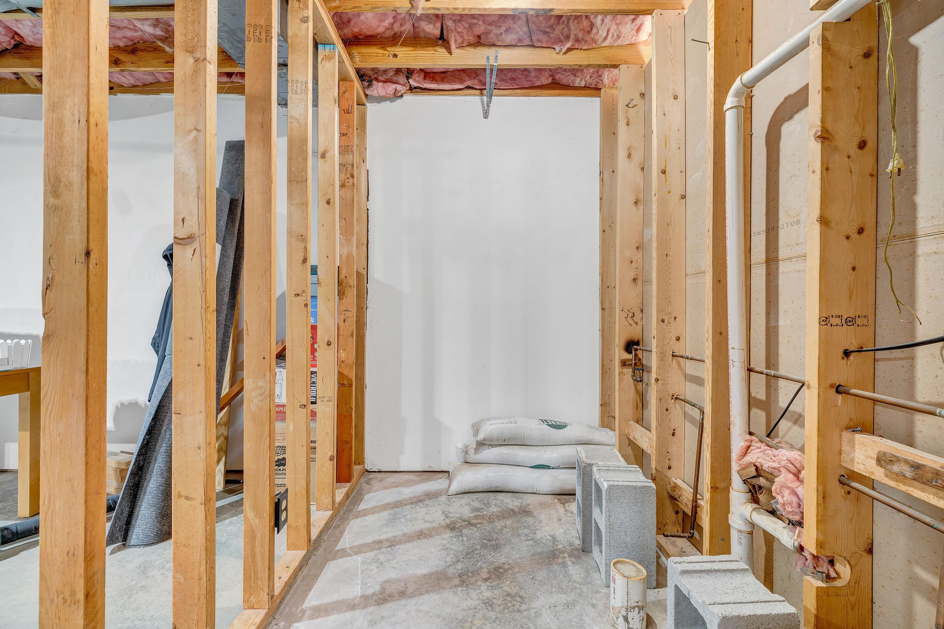 2437 South Clearing Road Salem, VA 24153 - Photo 37 of 45 South Clearing - 41