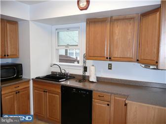 6 Colonial Way Aston, PA 19014 - Photo 6 of 11 Kitchen