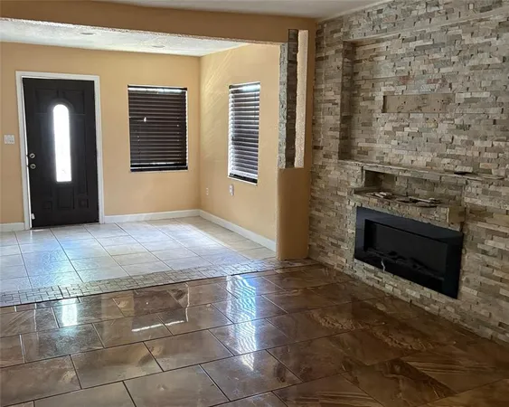 $2,000 | 212 Bassedena Circle South, Lakeland, FL 33805