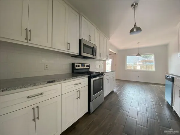 $1,600 | 3009 Goldcrest Avenue, McAllen, TX 78504