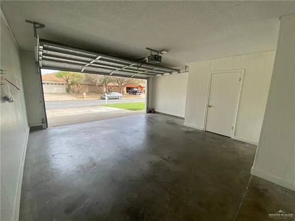 $1,600 | 3009 Goldcrest Avenue, McAllen, TX 78504