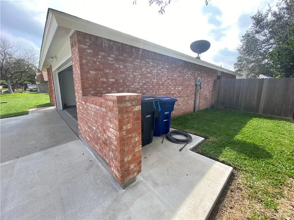$1,600 | 3009 Goldcrest Avenue, McAllen, TX 78504
