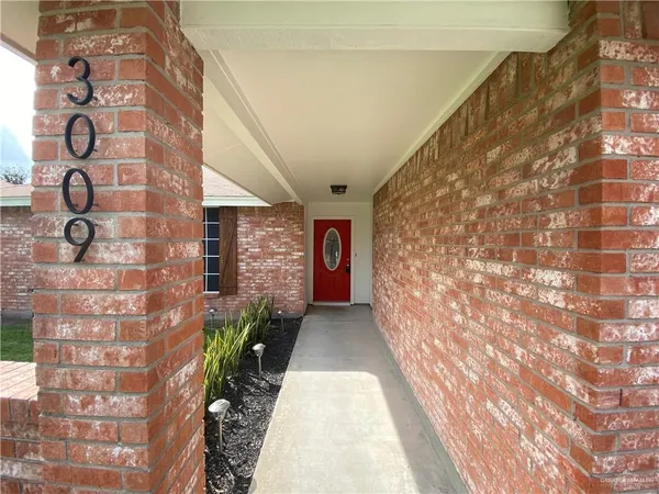 $1,600 | 3009 Goldcrest Avenue, McAllen, TX 78504