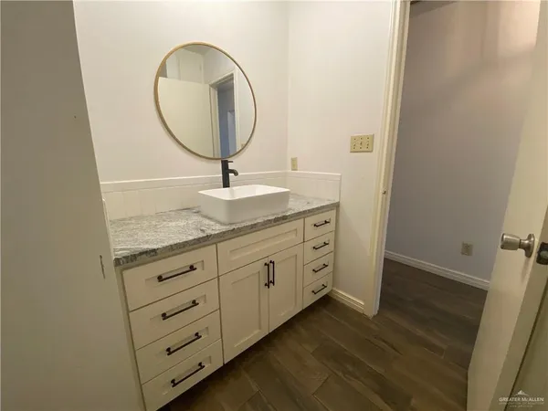 $1,600 | 3009 Goldcrest Avenue, McAllen, TX 78504