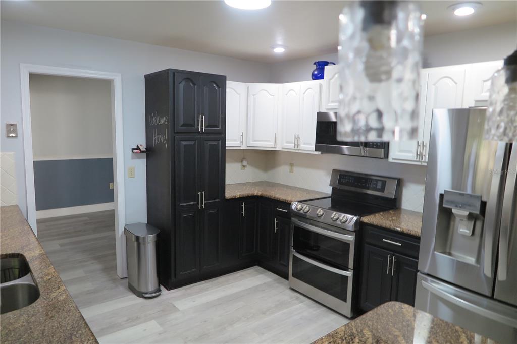 8215 Southwest 47th Road Gainesville, FL 32608 - Photo 5 of 36