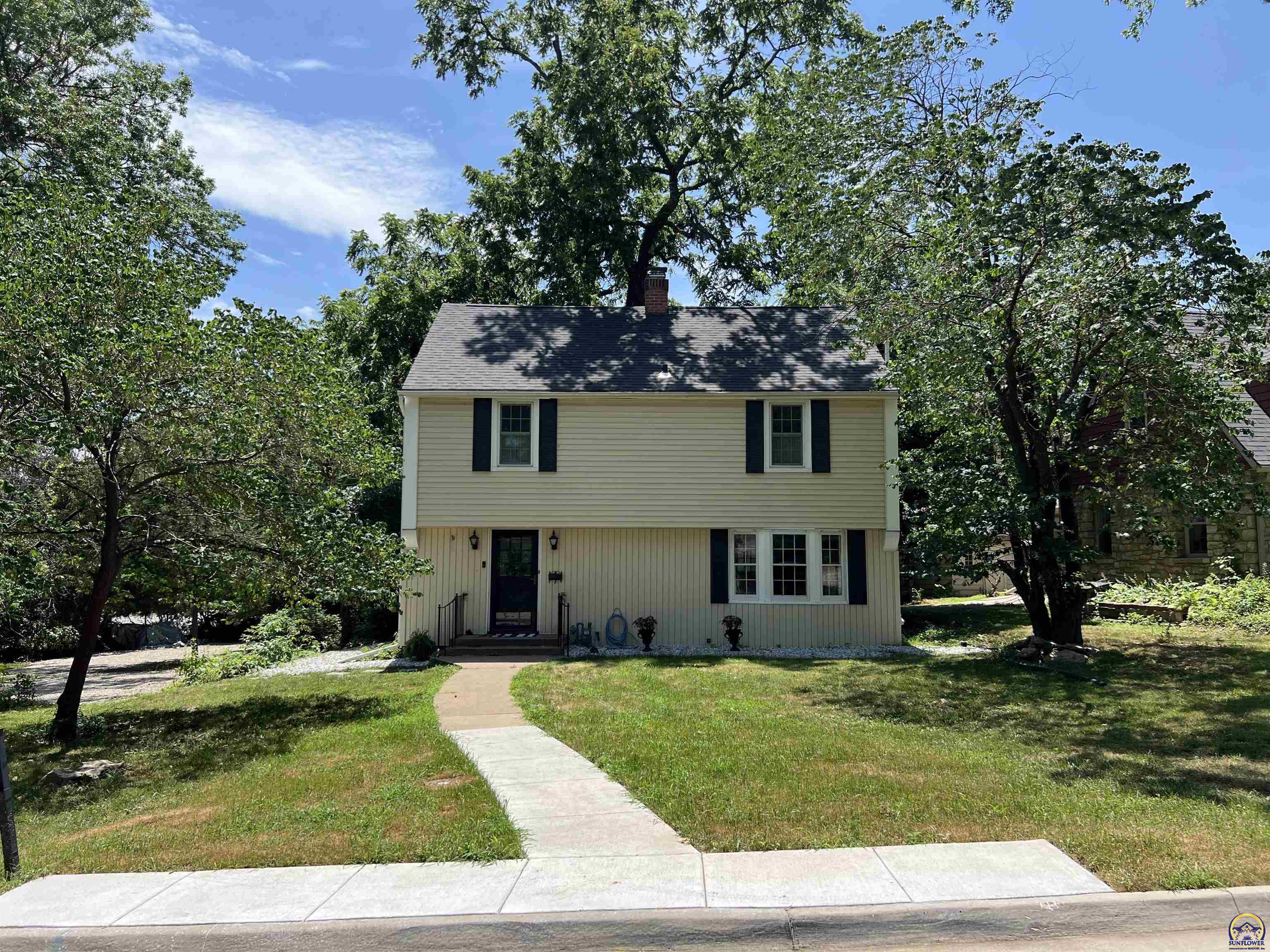 2410 Southwest Granthurst Ave  