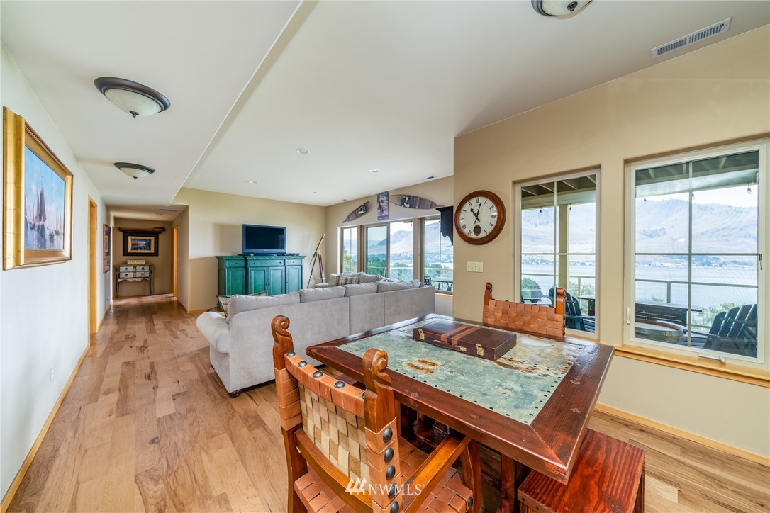 916 West Parkview Road Chelan, WA 98816 - Photo 15 of 25 Gallery Image 15