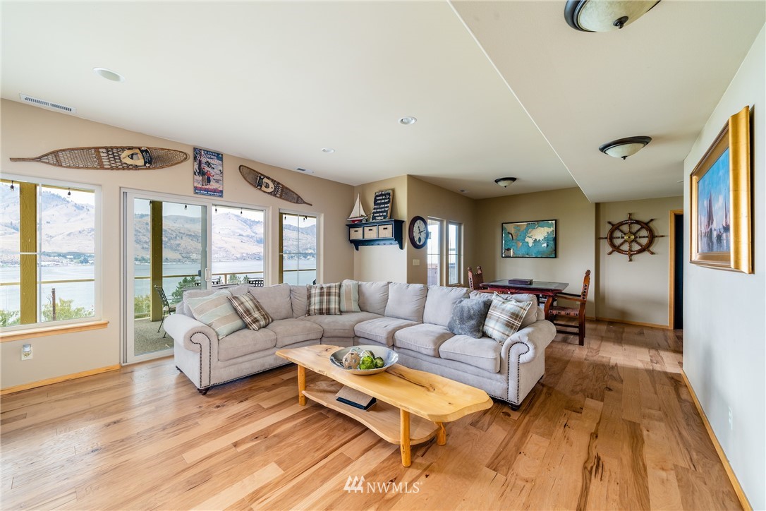 916 West Parkview Road Chelan, WA 98816 - Photo 17 of 25 Gallery Image 17
