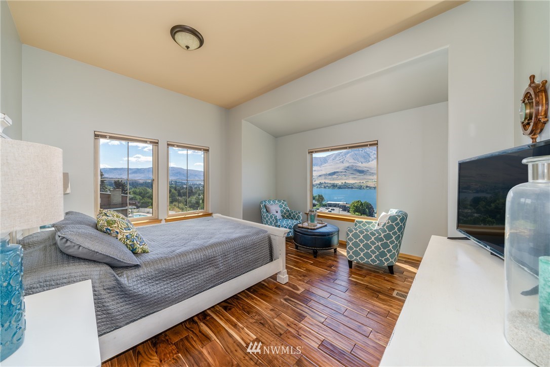 916 West Parkview Road Chelan, WA 98816 - Photo 8 of 25 Gallery Image 8