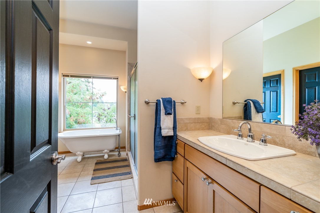 916 West Parkview Road Chelan, WA 98816 - Photo 10 of 25 Gallery Image 10