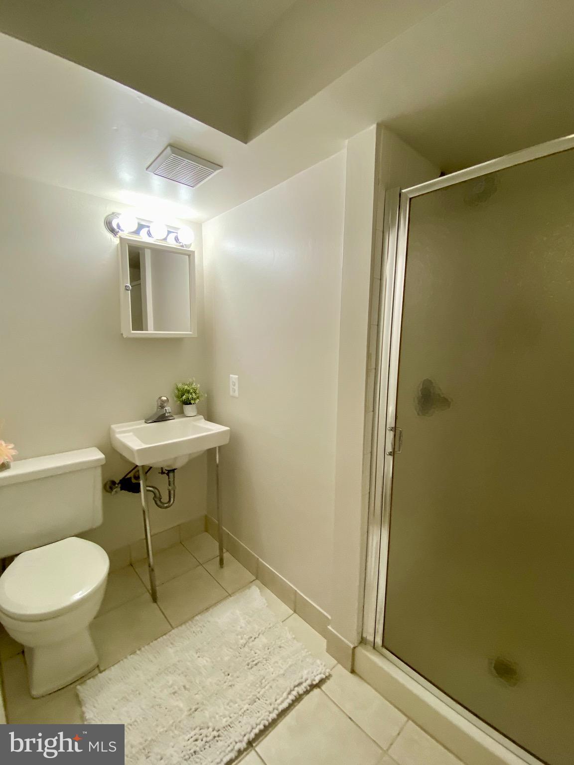 219 Georgetown Road Annapolis, MD 21403 - Photo 29 of 39 Lower level Bath