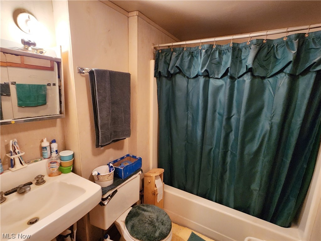 994 Jersey Ridge Road Salem, OH 44460 - Photo 18 of 21 Main floor bathroom