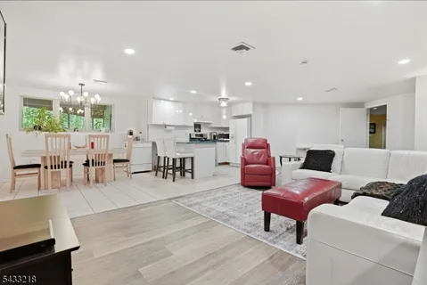 $1,399,000 | 1 Timber Rock Court, Cedar Grove, NJ 07009