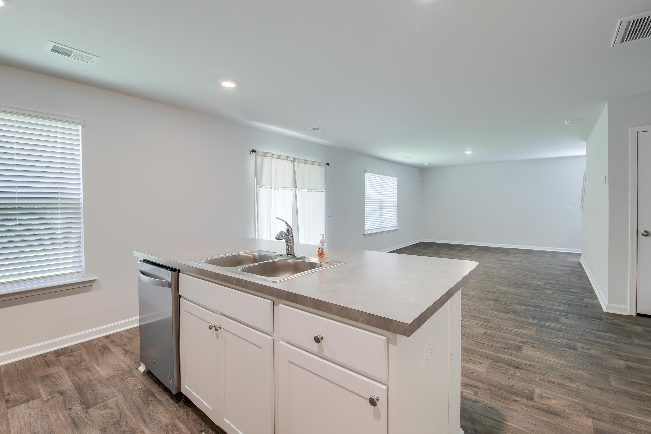 522 Shady Maple Street Moncks Corner, SC 29461 - Photo 10 of 44 _DSC2896-HDR(5)