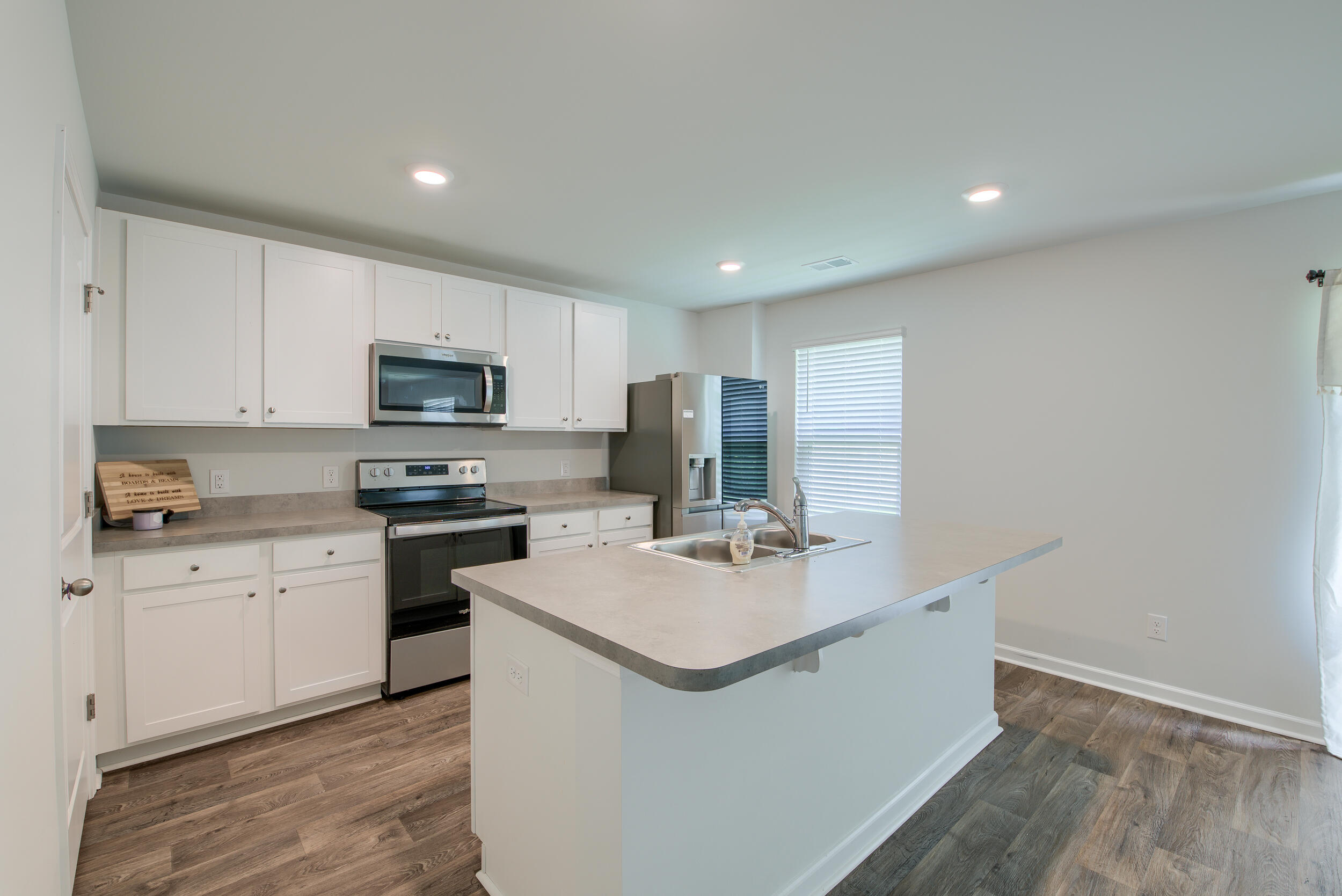 522 Shady Maple Street Moncks Corner, SC 29461 - Photo 8 of 44 _DSC2786-HDR(5)