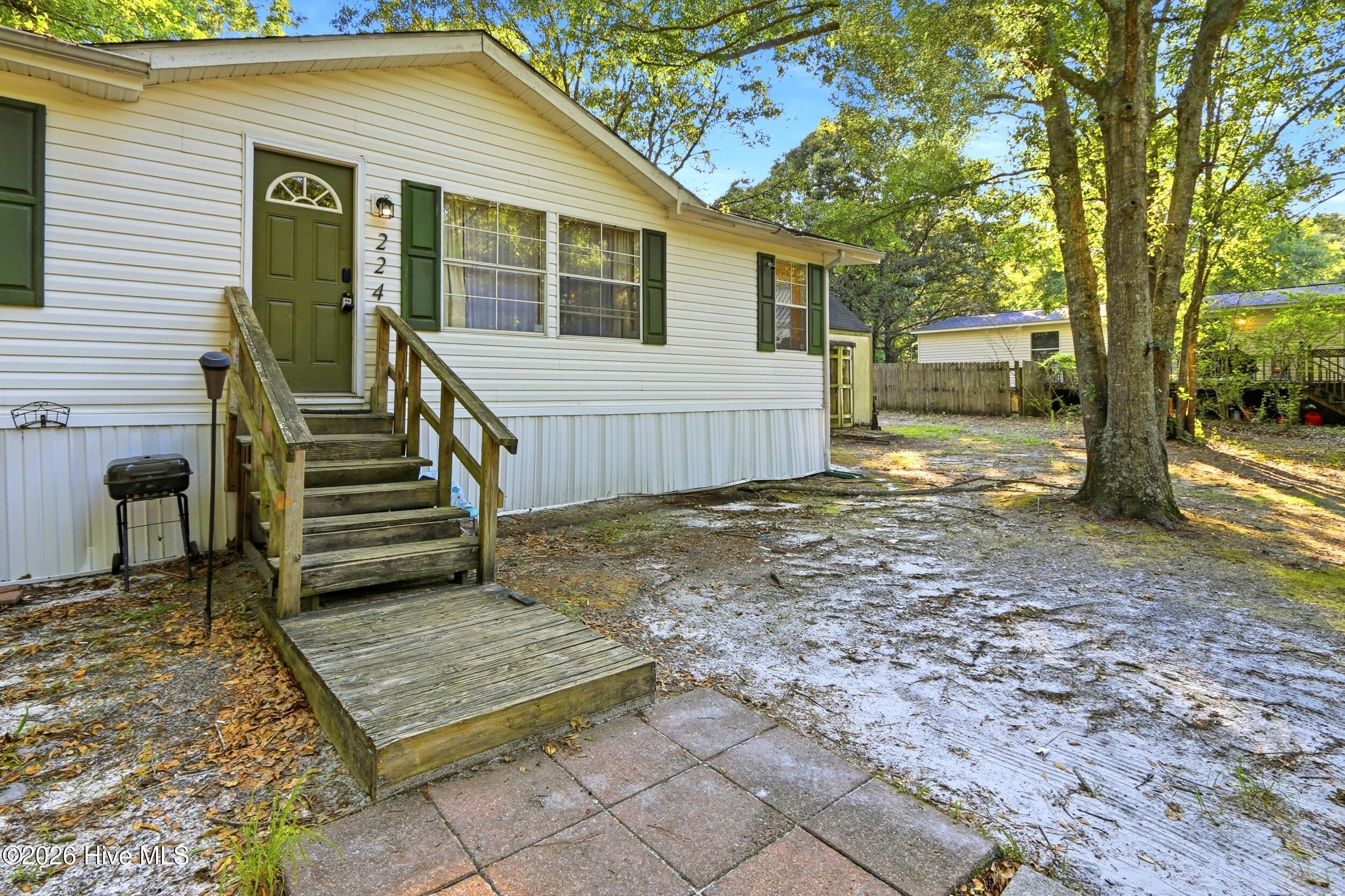 224 Chapel Ridge Road Richlands, NC 28574 - Photo 2 of 32