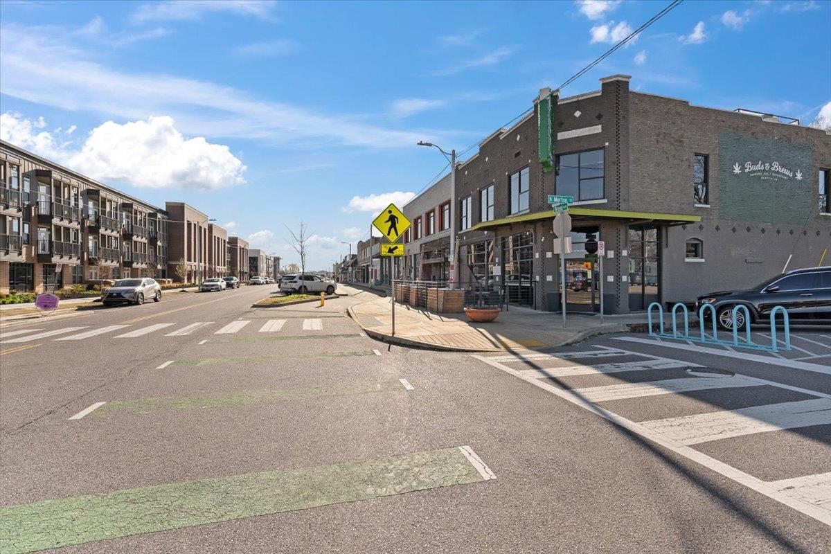 598 Spring Street Memphis, TN 38112 - Photo 26 of 29 a view of a building with a street