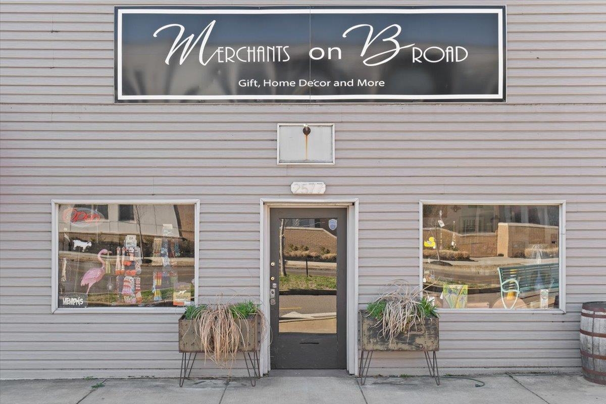 598 Spring Street Memphis, TN 38112 - Photo 27 of 29 a front view of a building with entrance