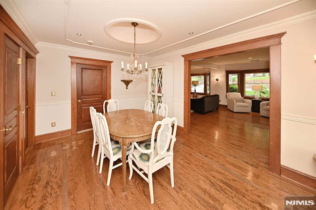 8 Myrtle Street Montvale, NJ 07645 - Photo 11 of 38