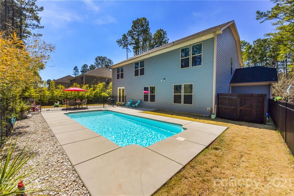 2078 Lometa Road York, SC 29745 - Photo 4 of 36 Gallery Image 4