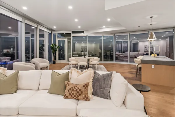 $27,413 | 600 Guadalupe Street, Unit 6306, Austin, TX 78701