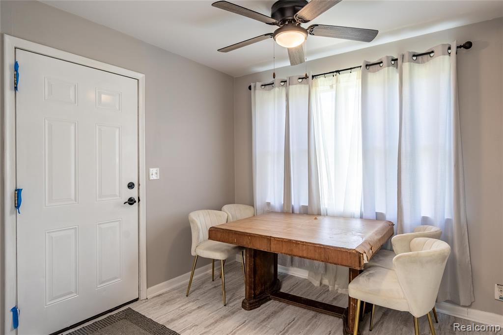 7770 Austere Road Waterford, MI 48329 - Photo 12 of 27 Gallery Image 12