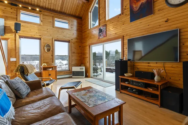 $599,900 | 12 Laurence Way, Falmouth, ME 04105