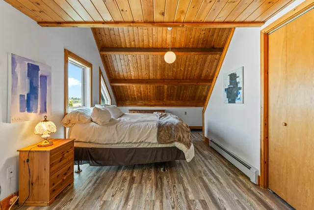 $599,900 | 12 Laurence Way, Falmouth, ME 04105