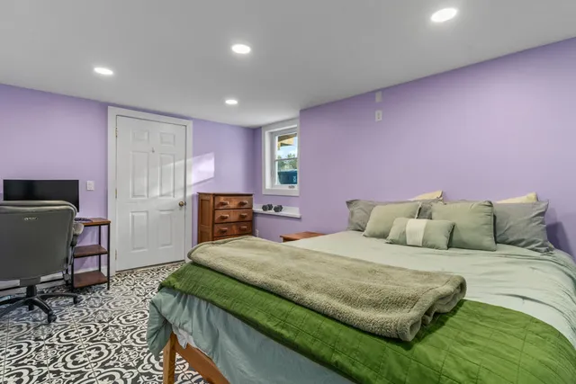 $599,900 | 12 Laurence Way, Falmouth, ME 04105