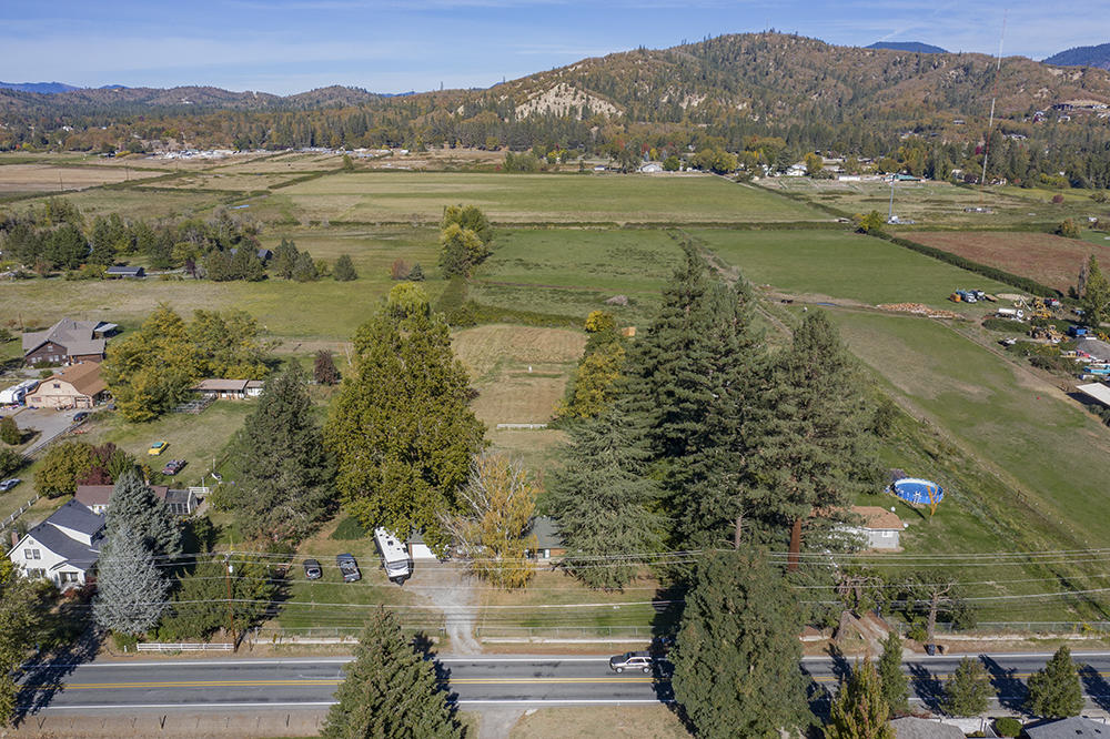 2592 Lower River Road Grants Pass, OR 97526 - Photo 34 of 34 33