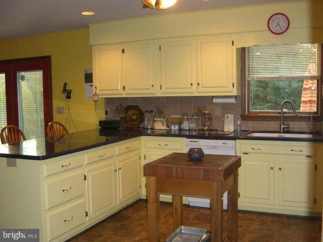 4302 Valley View Road Middletown, MD 21769 - Photo 5 of 22 Kitchen updated in 2009