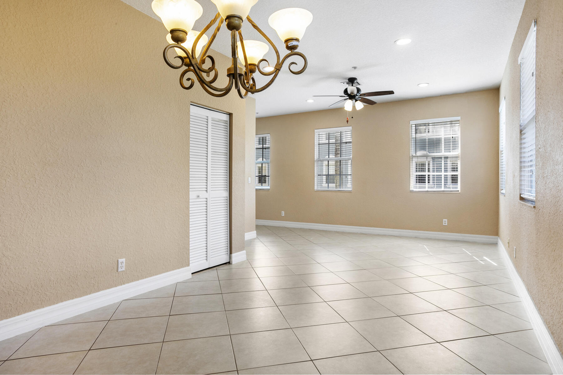 114 Locustberry Lane, Unit 101 Jupiter, FL 33458 - Photo 23 of 59 114_L-Berry_28_MLS