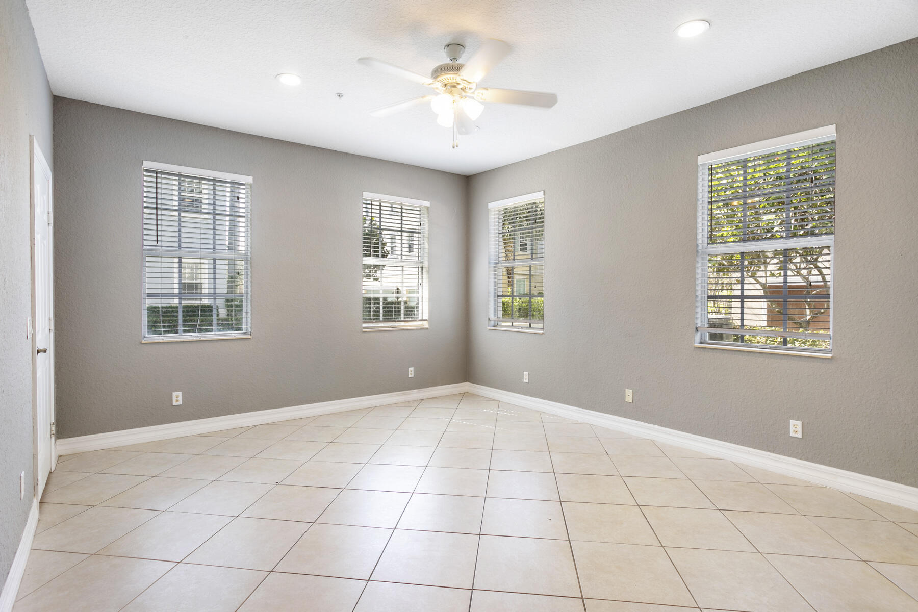 114 Locustberry Lane, Unit 101 Jupiter, FL 33458 - Photo 29 of 59 114_L-Berry_22_MLS