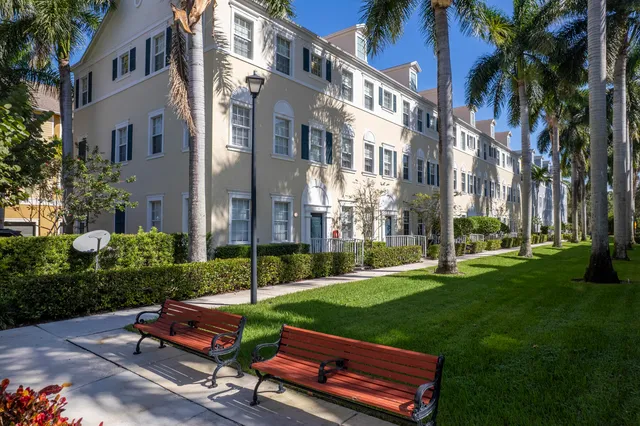$469,000 | 114 Locustberry Lane, Unit 101, Jupiter, FL 33458